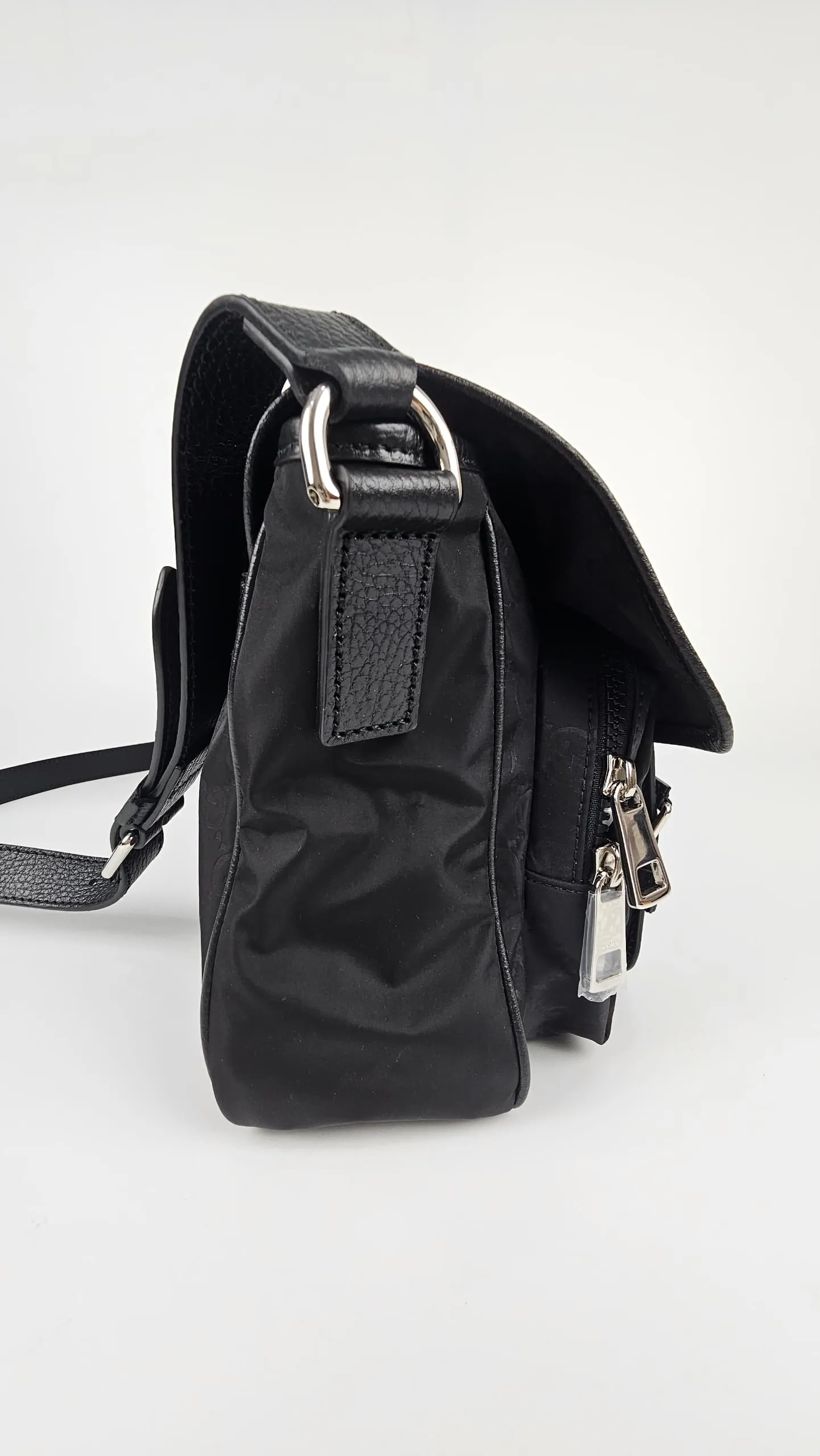 510335 GG Canvas Messenger Bag in Black