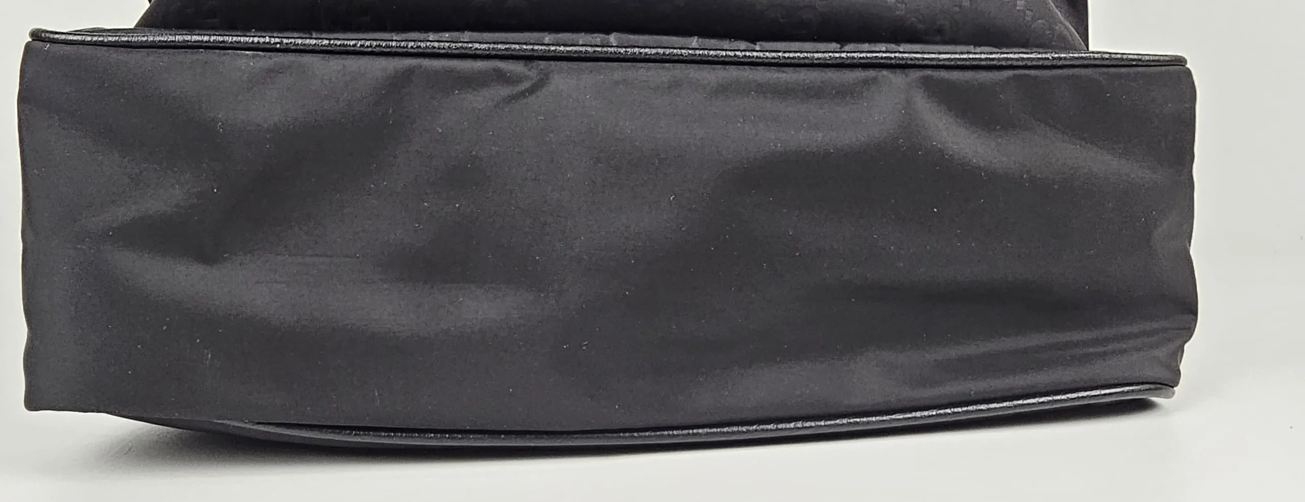 510335 GG Canvas Messenger Bag in Black