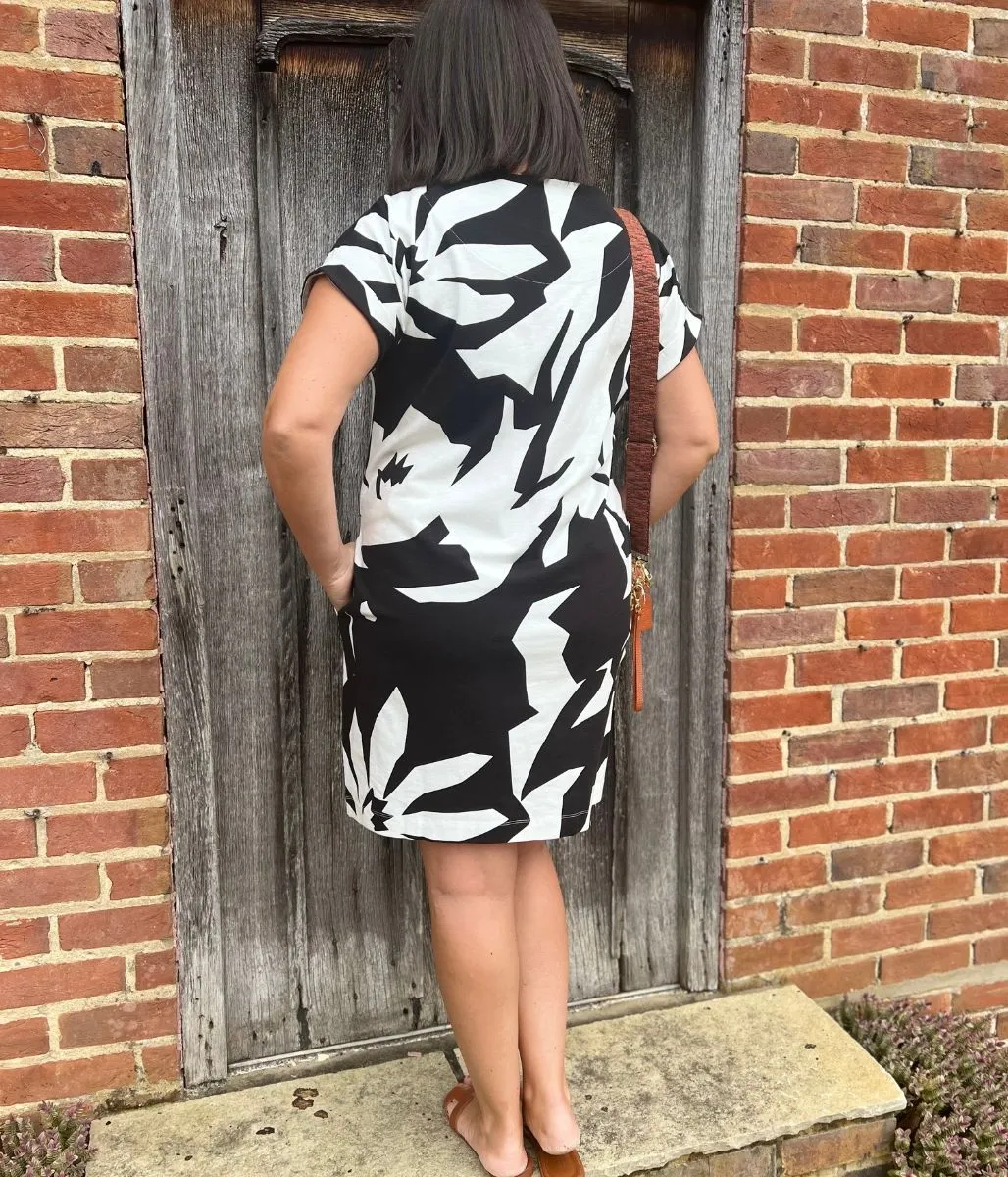 Black & White Graphic Shift Dress