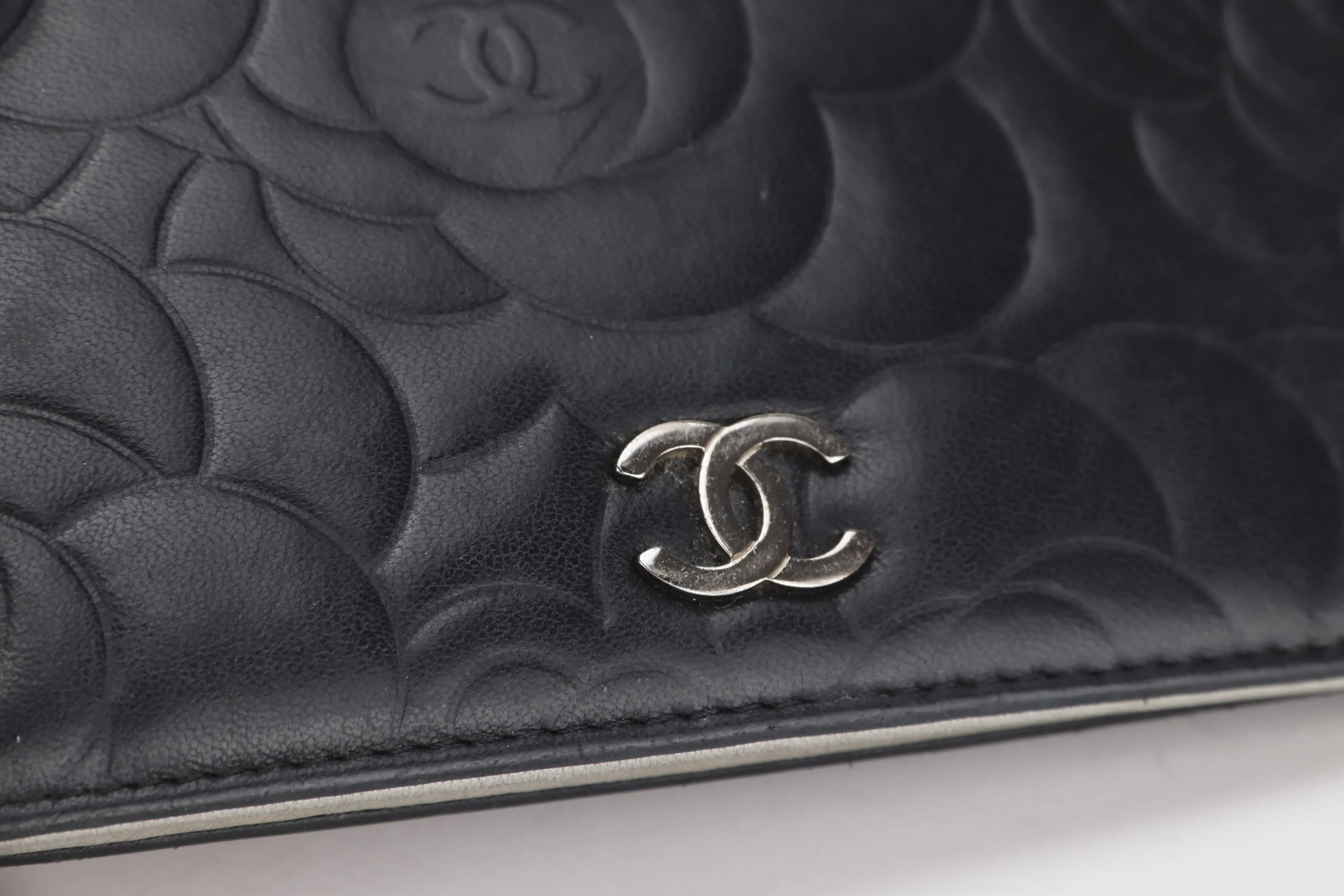 CHANEL CAMELLIA BLACK LAMBSKIN LEATHER LONG WALLET (1671xxxx) SILVER HARDWARE, WITH CARD & BOX