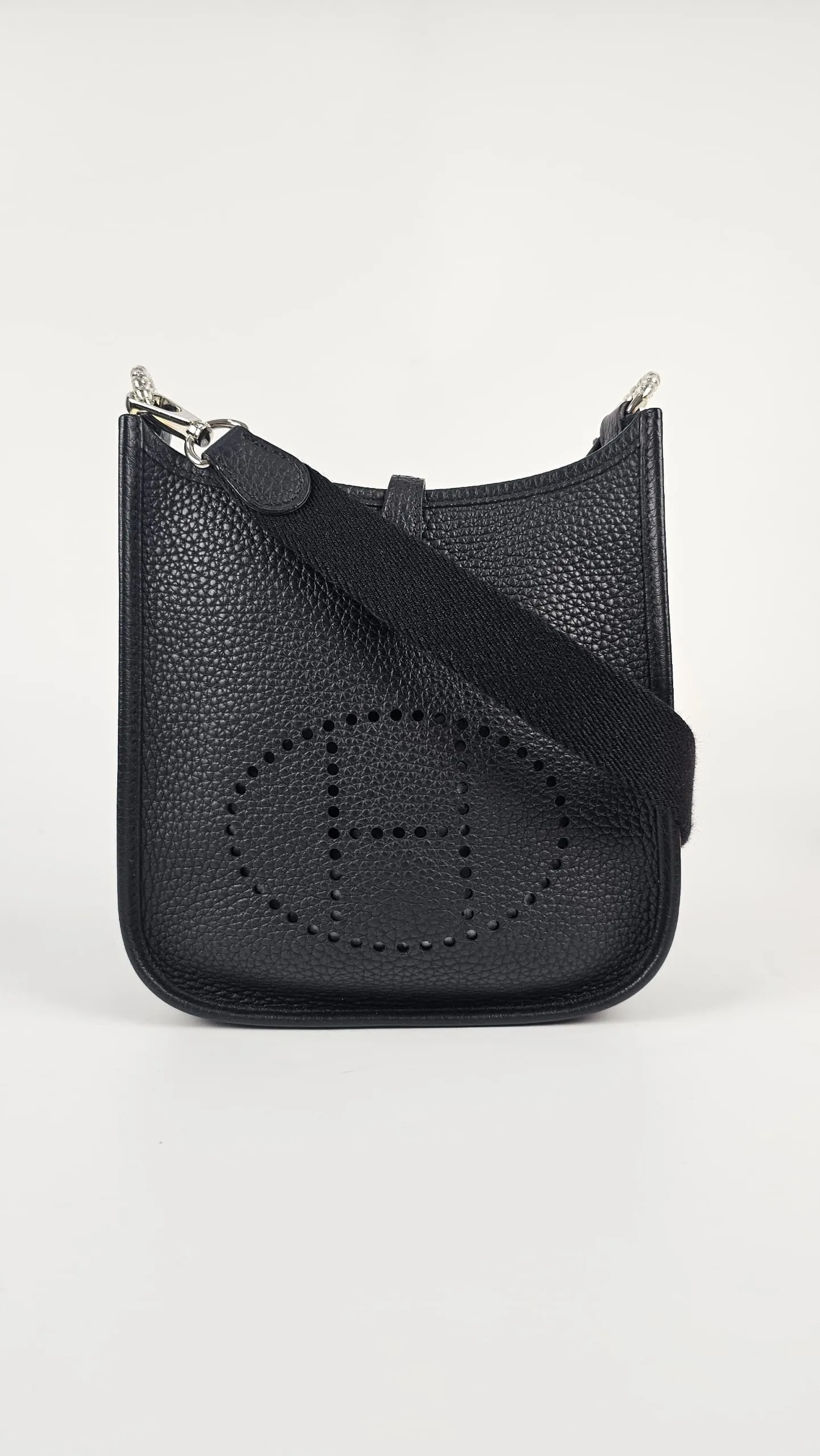 Evelyne 16  Taurillon Clemence Black PHW