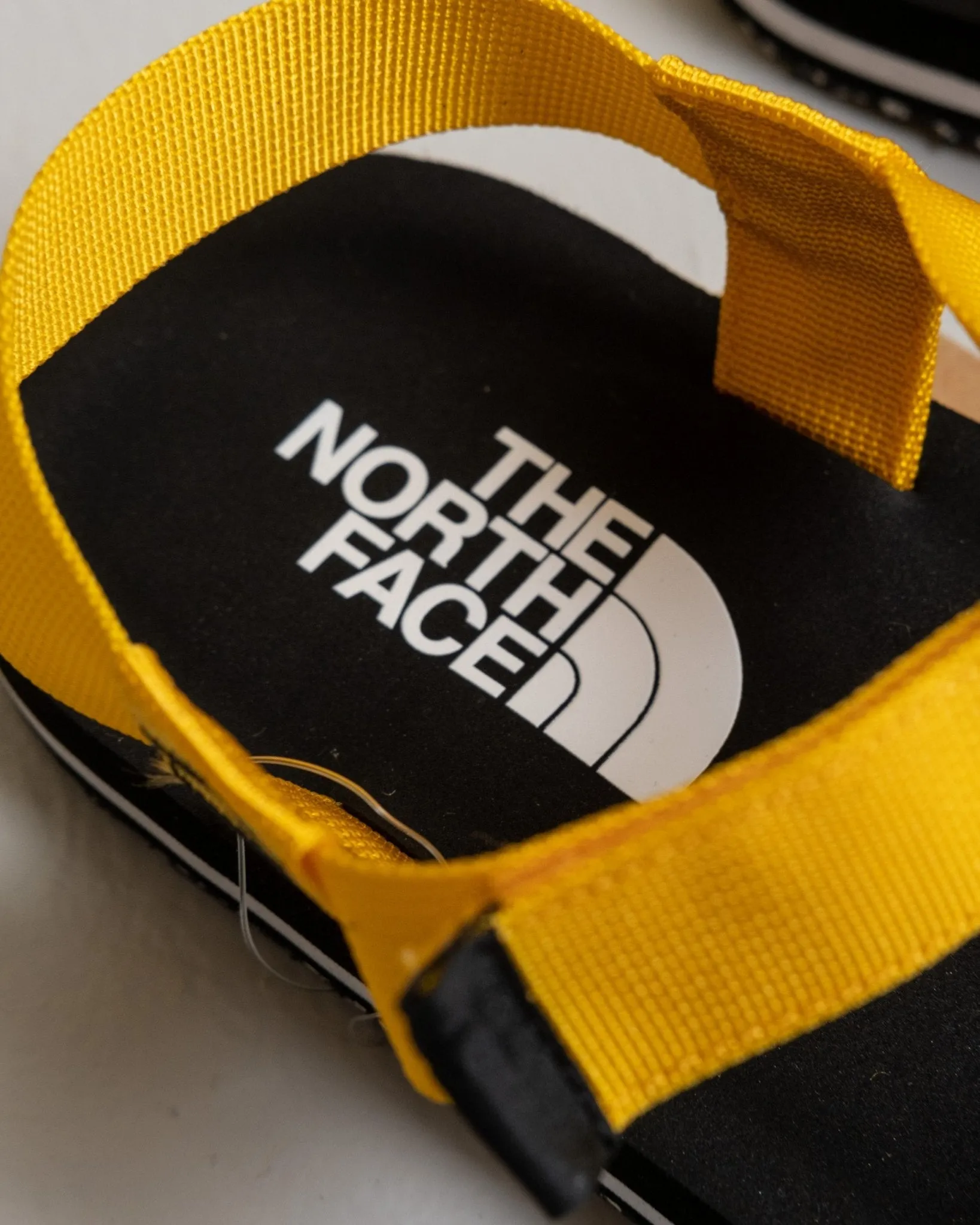 M Skeena Sandal Summit Gold / TNF Black