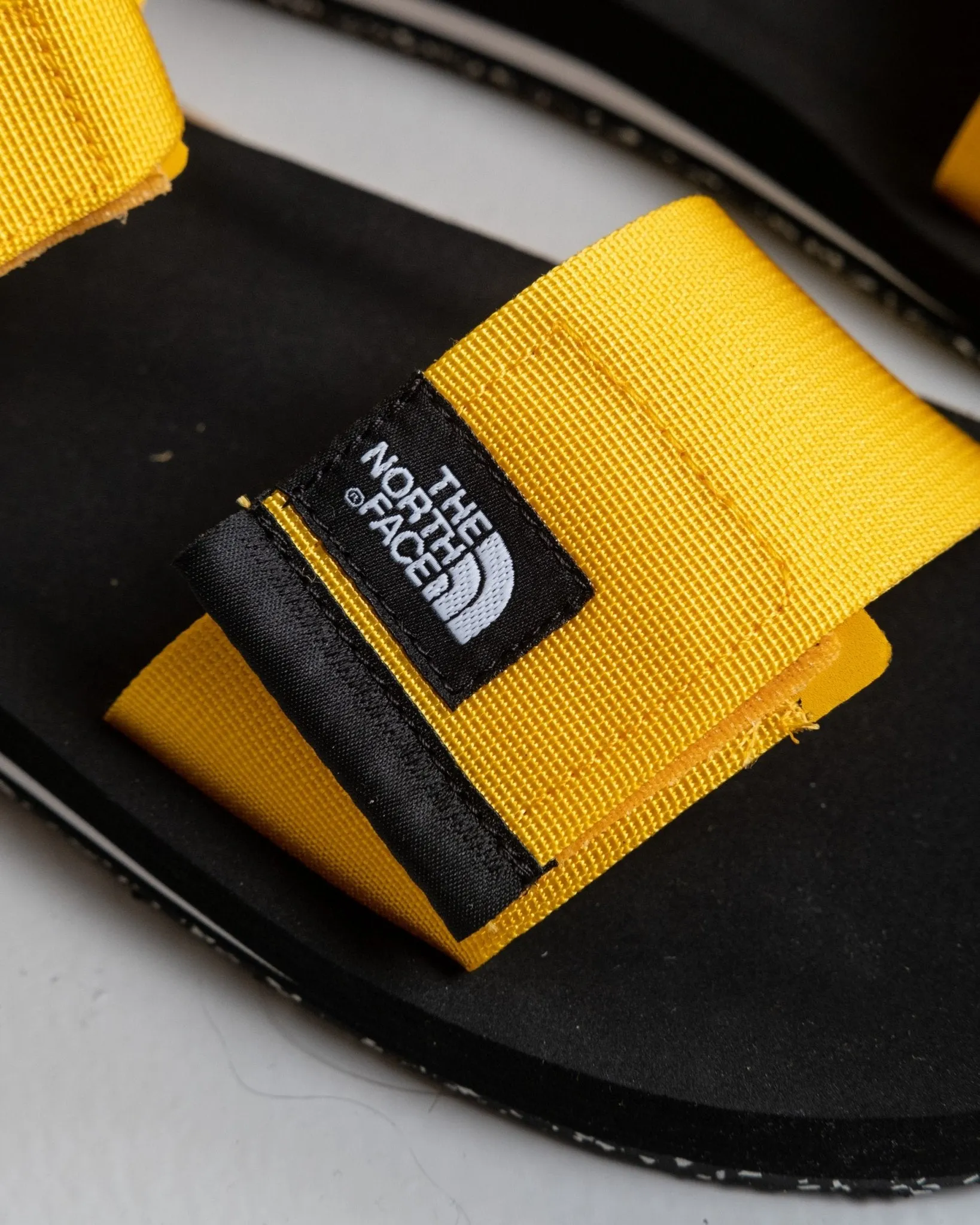 M Skeena Sandal Summit Gold / TNF Black