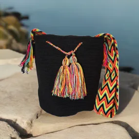 Riley Unicolor Large Handmade Wayuu Mochila Bag (Black)